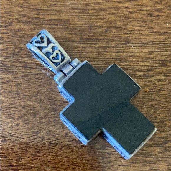 Sterling Silver black onyx’s stone cross - Picture 2 of 5